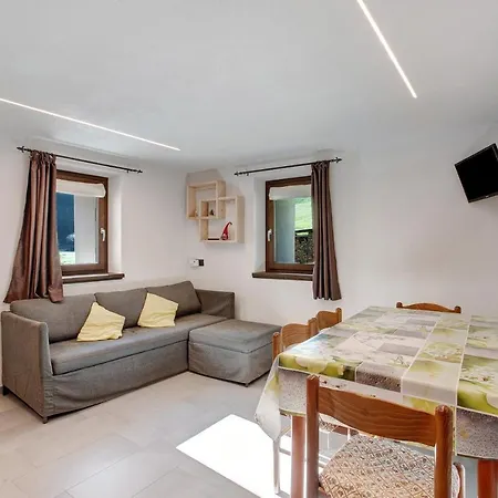 Stefan Trepalle Apartment