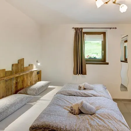 Stefan Trepalle Apartment *